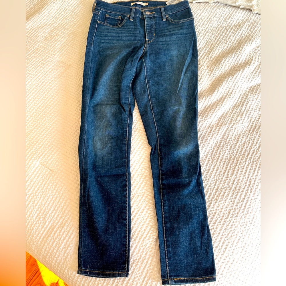 Levi’s Shaping Skinny Size 26💙